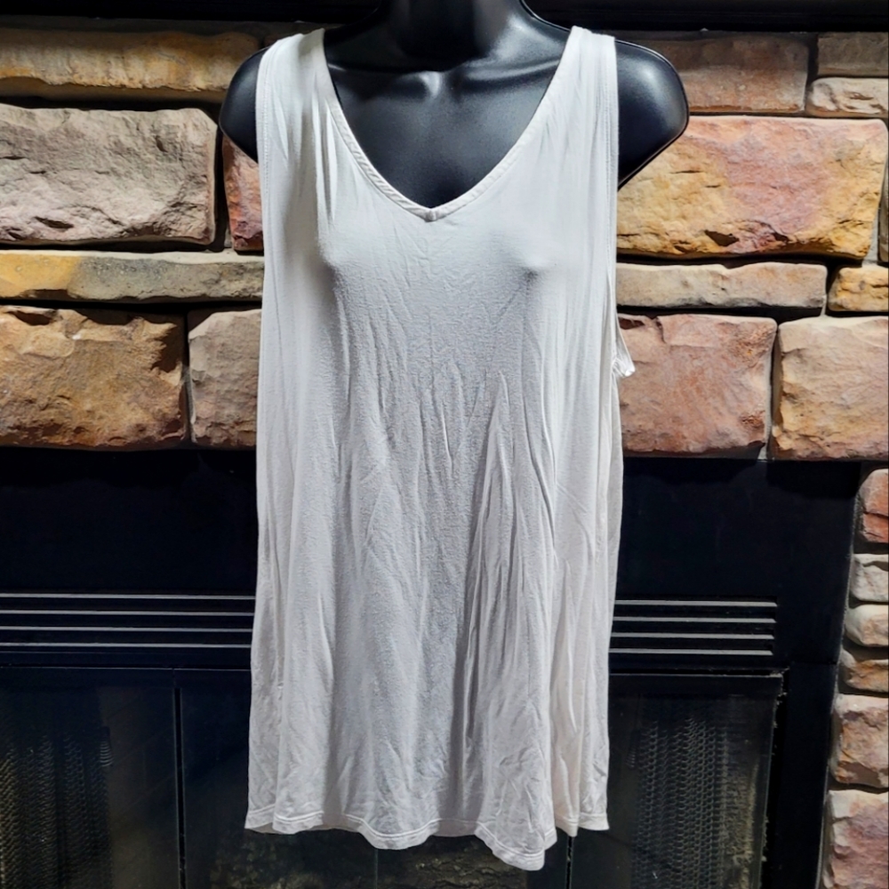 Eddie Bauer tank Size XL